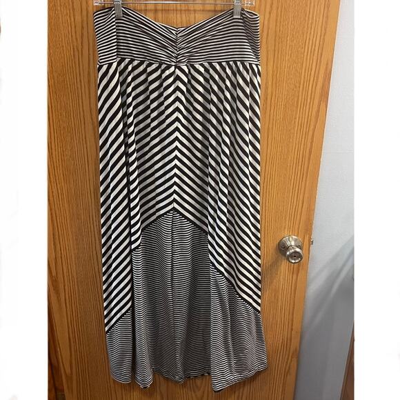 Maurices Navy Blue & White Stripe Pull On Maxi Skirt Plus Size 1X - Picture 2 of 4